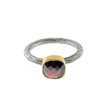 Ring with Garnet-Kurtulan-Swag Designer Jewelry